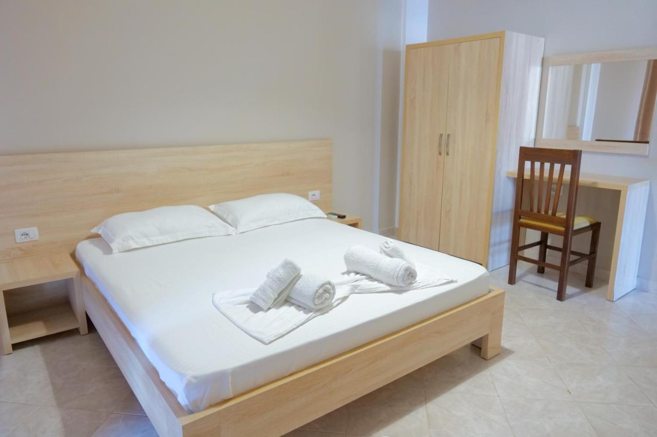 Hotel Edola Sarandë Exteriör bild
