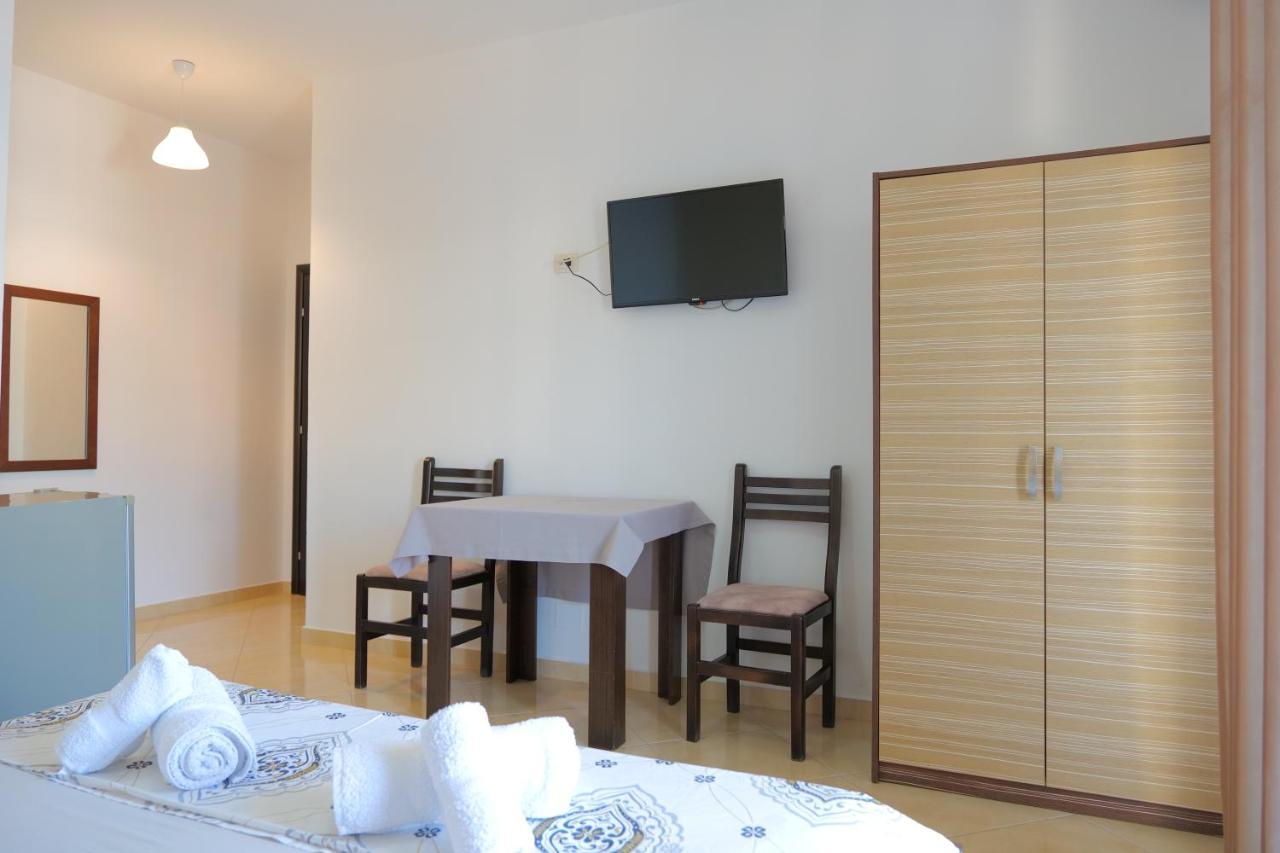 Hotel Edola Sarandë Exteriör bild
