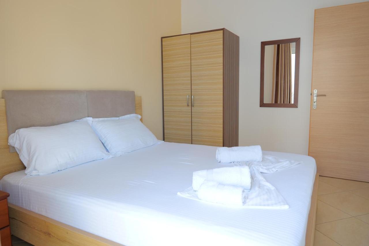Hotel Edola Sarandë Exteriör bild
