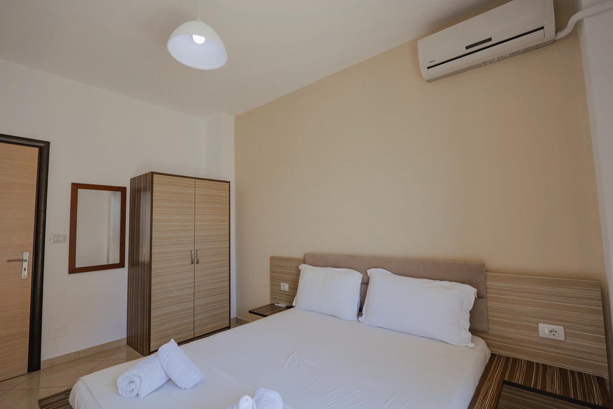 Hotel Edola Sarandë Exteriör bild