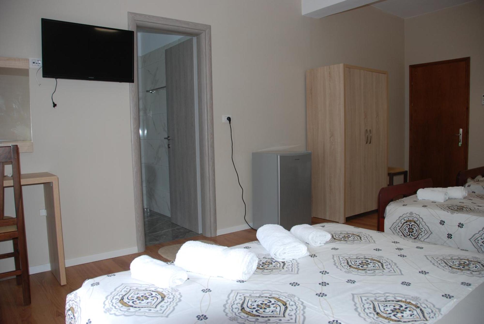 Hotel Edola Sarandë Exteriör bild